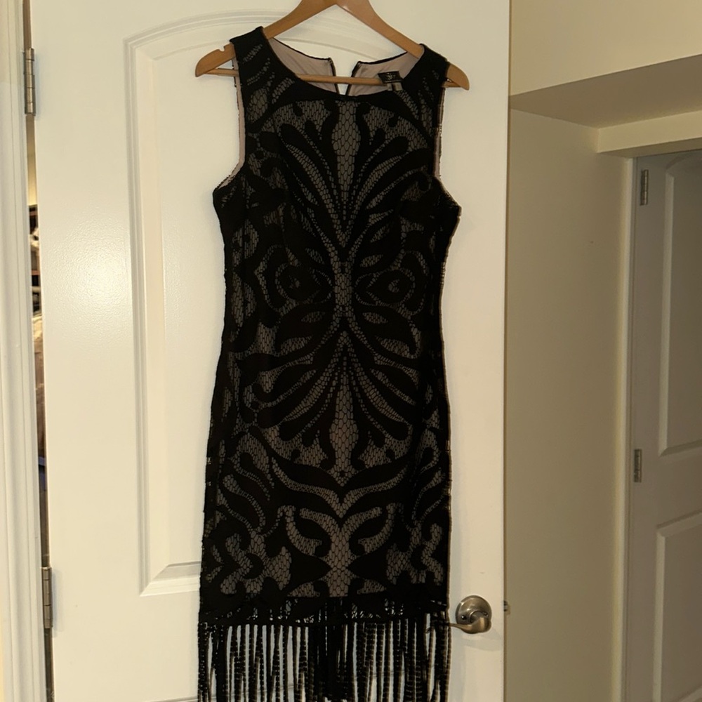 Gorgeous dress - worn 2 times- perfect condition